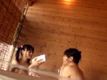 家族旅行で行った温泉旅行で娘とパパが禁断の近親性交渉SEX