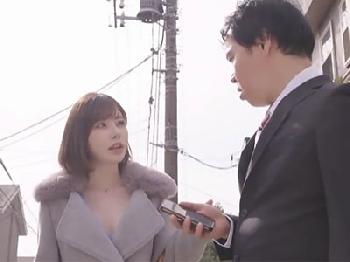 スタイル抜群の美女がブサ男のペニスを発情顔でご奉仕フェラ