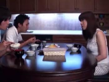 性的欲望が爆発寸前な熟女人妻が念願の若ペニスで何度も恍惚アクメ→中出し射精