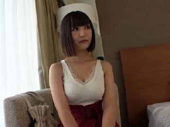 ショートヘアで清楚な雰囲気の巨乳素人をホテルに連れ込み全力の性交