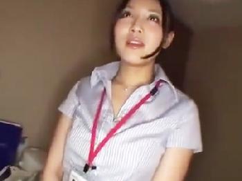 巨乳女性会社員が上司のパワハラに屈してホテルで3Pさせられる