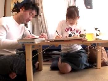 メガネの地味系童顔娘に家庭教師→しかし脱いだら巨乳のワイセツ女体で堪らず押し倒し!!