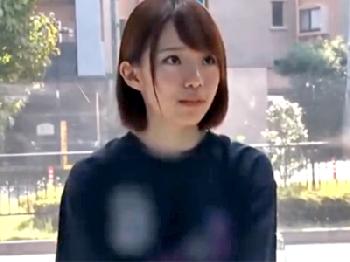 優等生そうな素人女子大生が騙されてきわどいマッサージ喰らって盛大潮吹き→ゴムなし挿入孕ませ射精まで喰らう