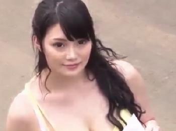 下宿人の外国人ペニス性的興奮して久々ペニスに悶え狂う巨乳未亡人
