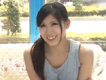 井戸端会議をしていた素人人妻をマジックミラー号に連れ込み→言葉巧みに騙して性行為