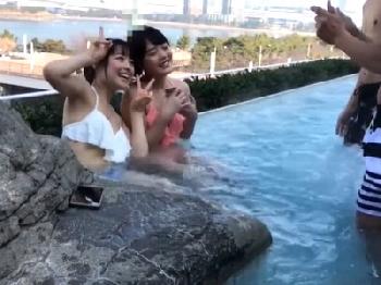 お台場の温泉プールで素人2人GET→強引な手マンから顔面射精まで一気に駆け抜け!!