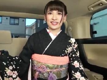 成人式帰りの振袖美女ナンパ!!晴れ着姿のまま記念に中出し祝いW