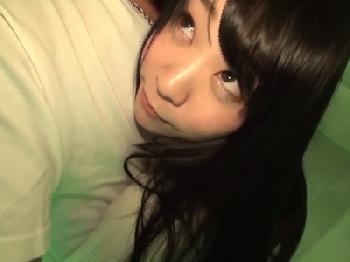 とアニメ声で照れながらも肉棒刺激しくる美少女!!個人撮影激しくイキ乱れW