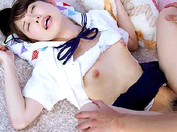 田舎の純粋美少女に性教育♪女子校生股間のワレメを隅々まで突いて恍惚発射