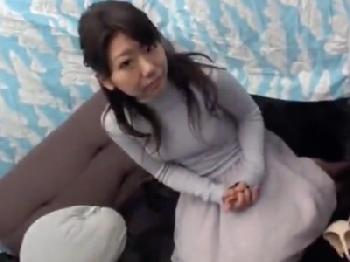 お嬢様女子大生娘が悪ノリしてチェリーボーイの筆おろしに挑む!!