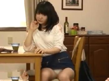 パンチラで挑発してくるお姉さんを即ズボ顔面射精!!