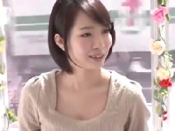 媚薬効果で感度抜群になった人妻が巨根を挿入されエビ反りイキ!!