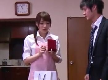 弟の為に身体を差し出す優しい姉が…