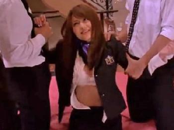 容赦のない集団性的暴行顔面射精で痴態を晒すお姉さん