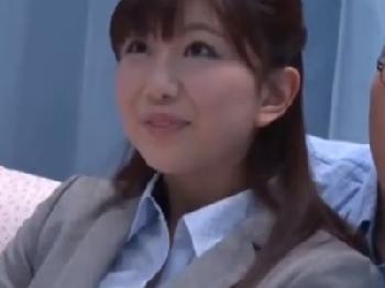 ガチ童貞陰茎を優しく筆おろししてくれた女性会社員