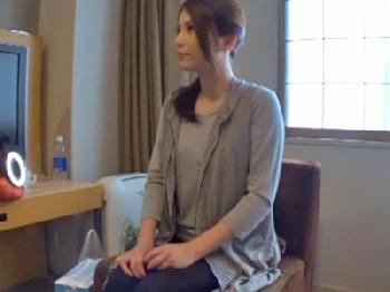 買い物帰りの美麗人妻をナンパ→ホテルに連れ込んで顔面射精性交!!