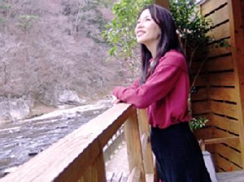 夫との性交渉がない状況に悩みAV出演するようになった人妻