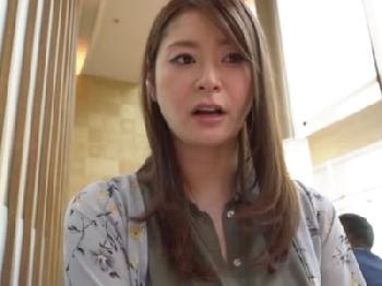 巨乳の素人お姉さんと情熱的なハメ撮り→精液ぶっかけ