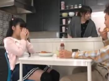 親がいなくなった途端に妹と性行為する熱々近親タブー性交