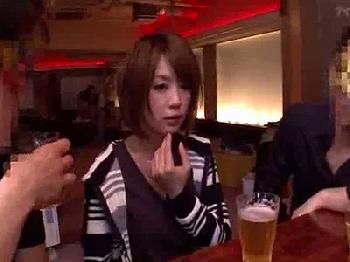 変態が集う乱交パーティに巨乳女優が潜入→まとめて搾精ヌキ!!