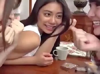 家に遊びに来た近所の若妻たちがミニスカートで官能的に誘い性行為を熱望!!