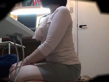 成人しても中身は子供のまま…乳離れできないダメ息子の肉親性交盗撮