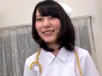 Tバック家政婦が5人もやってきて客をデカ尻で誘惑→膣内へ直射精できる家事代行業者