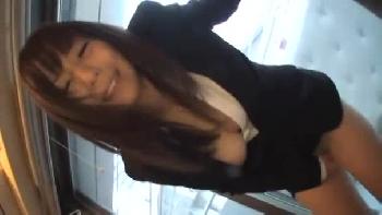 エロ可愛い女性会社員がスーツを着たままおっぱい丸出しで着衣性交