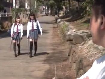 帰宅途中のニーハイ女子校生に辛抱出来ず拉致→大人ペニスねじ込み調教ハメW