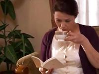 事故の治療中にムラっときた人妻が介護師を痴女性交