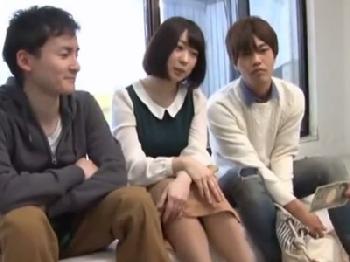 お金の誘惑に負けて彼女を友人に寝取らせてしまった素人カップルW