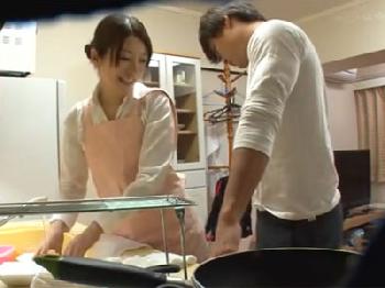 家事代行サービスのお姉さんから感じる猥褻なフェロモンに耐え切れずぶっかけSEX