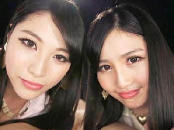 1本の男根を貪り喰らう痴女コンビによる衝撃のW男根丸呑みノーハンドフェラ