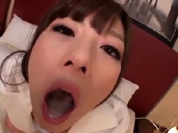 美女会社員が念入りに男根を舐めまくってくれる!!射精をお口で受け止める姿が猥褻すぎる!!