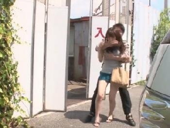 衝撃凌辱の瞬間!!ムチッとした刺激的なカラダのお姉さんを工事現場に連れ込んで無慈悲な性的暴行