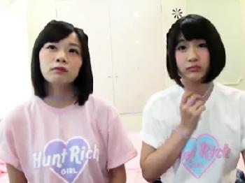 コスプレ好きな素人女子校生2人組がホテルで中年男とハメ撮り