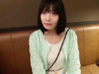 素人美少女がホテルのシーツをお潮で汚する軟派SEX