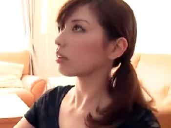 亡くなった夫の遺影の前で性的関係を強要されて辱しめを受ける未亡人妻