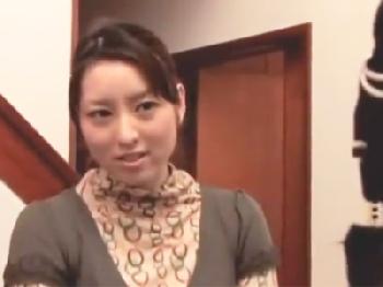 クズ嫁が夫の浮気を疑って新聞配達員を挑発してSEX友達関係に持ち込むが夫無実で修羅場W