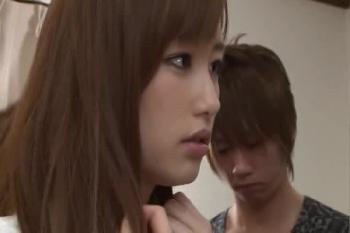 美少女女子校生を拘束してクスグリ凌辱…最後は顔面に大量ぶっかけで嬉しそう