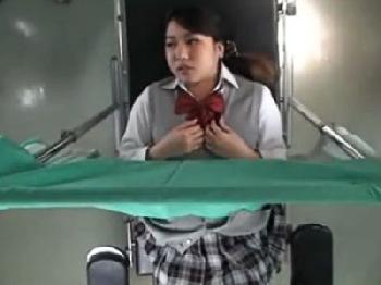 感度抜群パイパン童顔娘・中野ありさの潮吹きまくりアナル3P