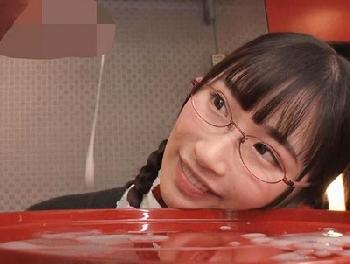 AV史上最高記録を更新!!242発ごっくんした美少女がこちらW