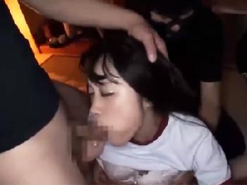 修学旅行のホテルで同級生の寝こみ襲って乱交祭りでおまんこ内射精する