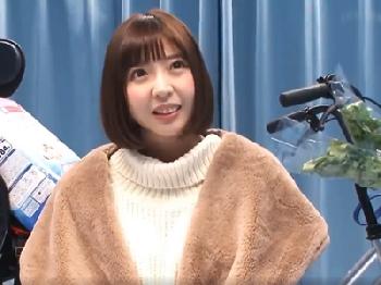 キュートな笑顔の若妻が電動マッサージ器サドル自転車に挑んで陶酔エクスタシー