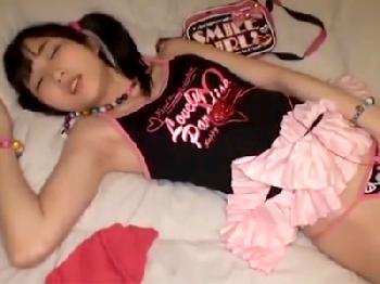 オナニー狂いのミニ系素人J●をハメ撮り→問答無用で中出し