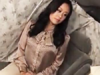 少し触れただけでも感じてしまう全身性感帯の雅やかなセレブ人妻がアへ顔晒してイきまくりW