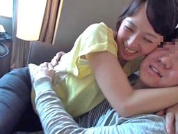 極上の乳房を持つ性感マッサージ師を口説いて密室性交