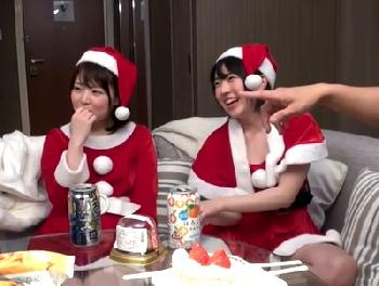 去年のクリスマスにナンパしたコスプレ素人少女と2人とラブホ乱交