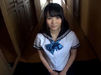 扉を開けると待っていたのは純真女子校生…洗っていない男性器も嫌な顔せず舐めてくれる神裏ソープ