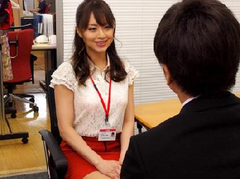 ランジェリーモデルをさせられて社内で挿入される敏腕OL